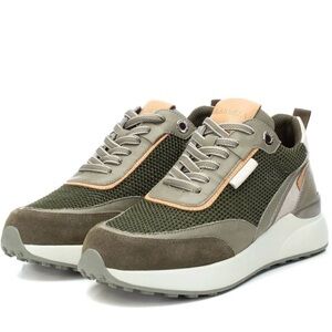 Green Leather and Suede Sneakers. in EUC. size 6